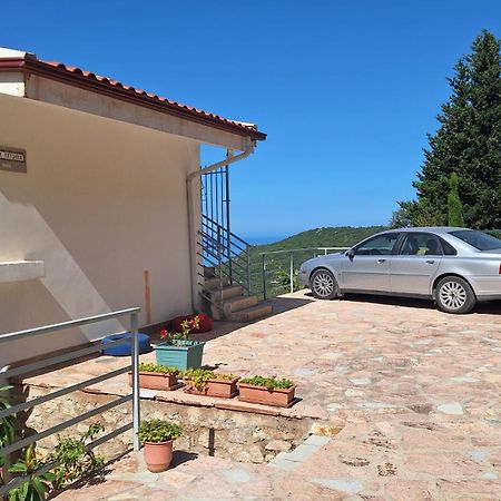 Vila Tatjana Guest House Vuno Eksteriør bilde